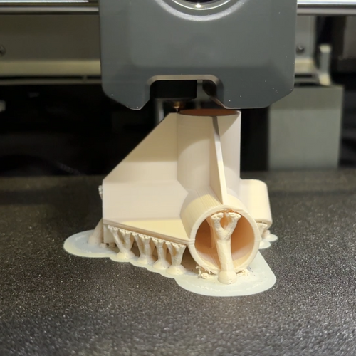 3D-geprinte hoekverbinding, geprint uit ABS filament met een CoreXY 3D-printer.